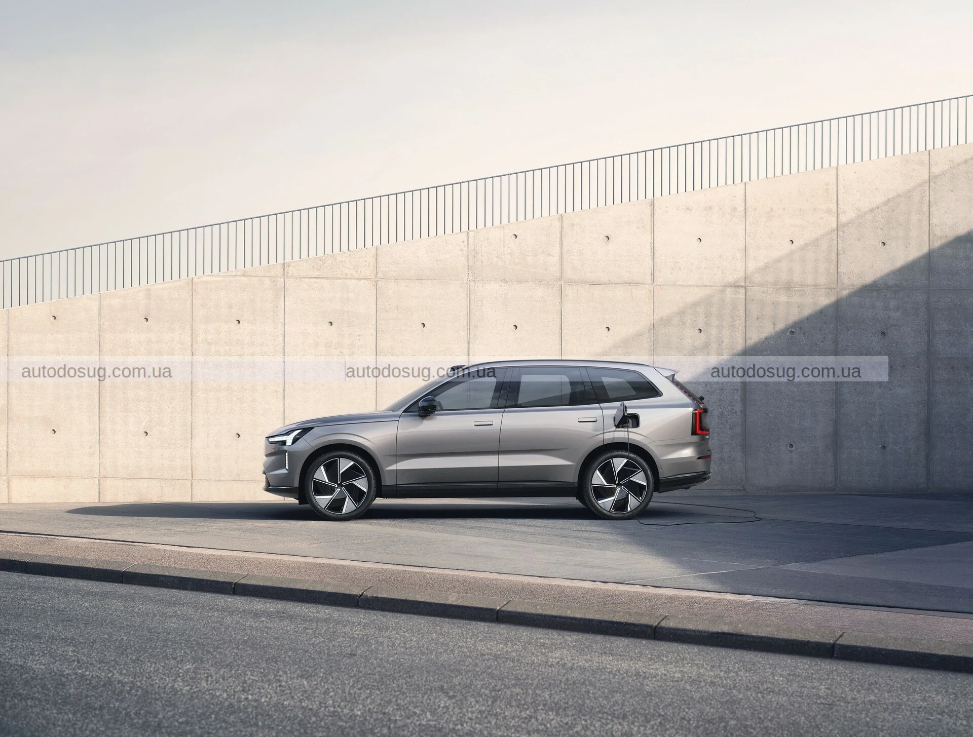 Volvo готує свою найпотужнішу модель разом із новими комплектаціями початкового рівня