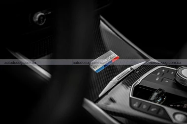 BMW M340i тримає ностальгію та презентує обмежену серію з культовими кольорами