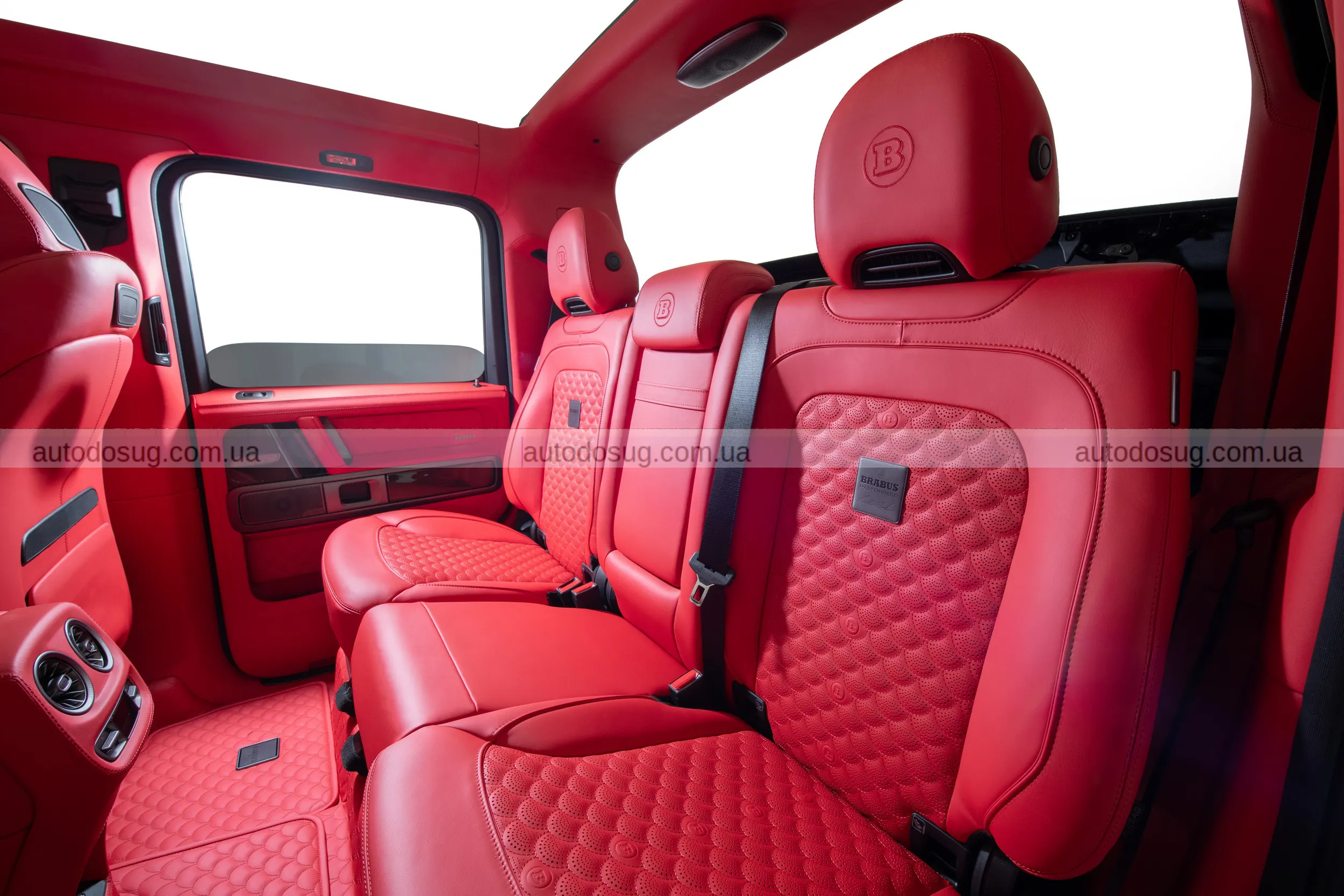 Brabus перетворює G-Class на ексклюзивний кабріолет 800 XL за мільйон доларів