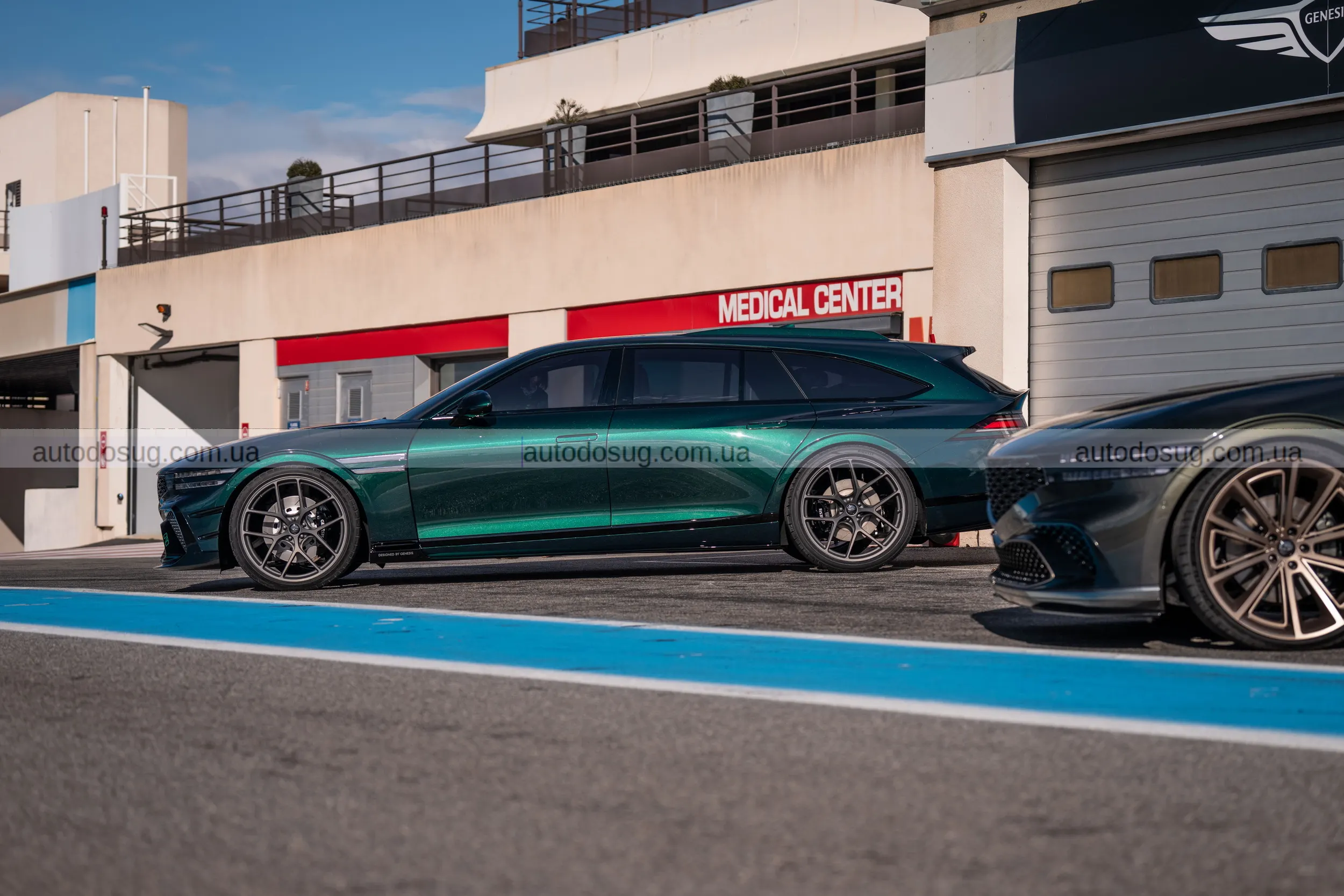 Чому Genesis насправді може створити свій G90 Wingback Muscle Wagon