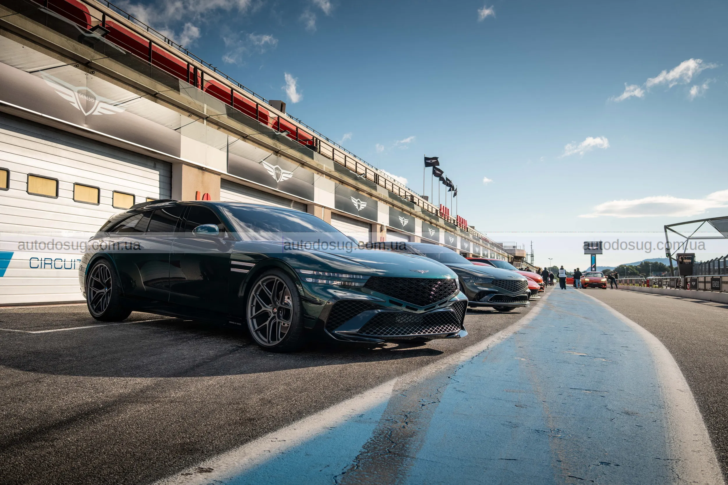 Чому Genesis насправді може створити свій G90 Wingback Muscle Wagon