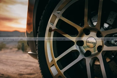 Ferrari GTC4 Lusso перетворили на імпровізований «дакар-спецкар»