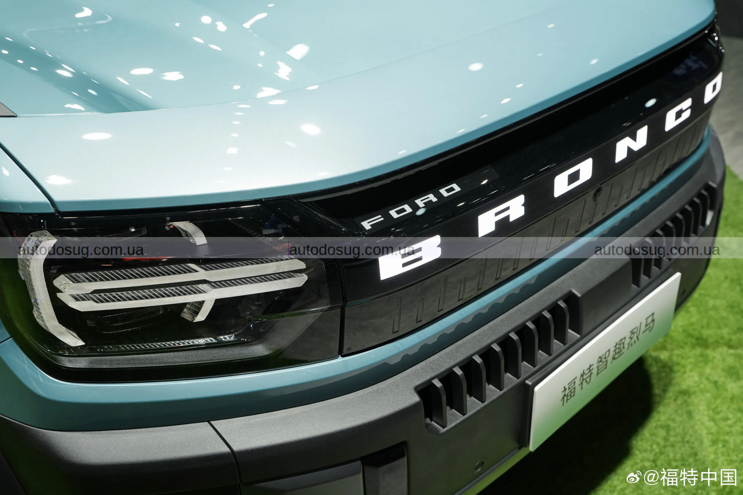 Ford випустив електричний Bronco — і він не такий, як братні моделі