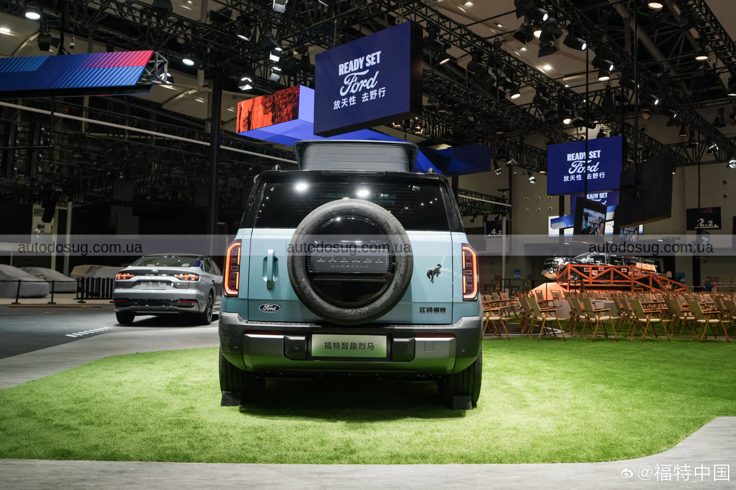 Ford випустив електричний Bronco — і він не такий, як братні моделі