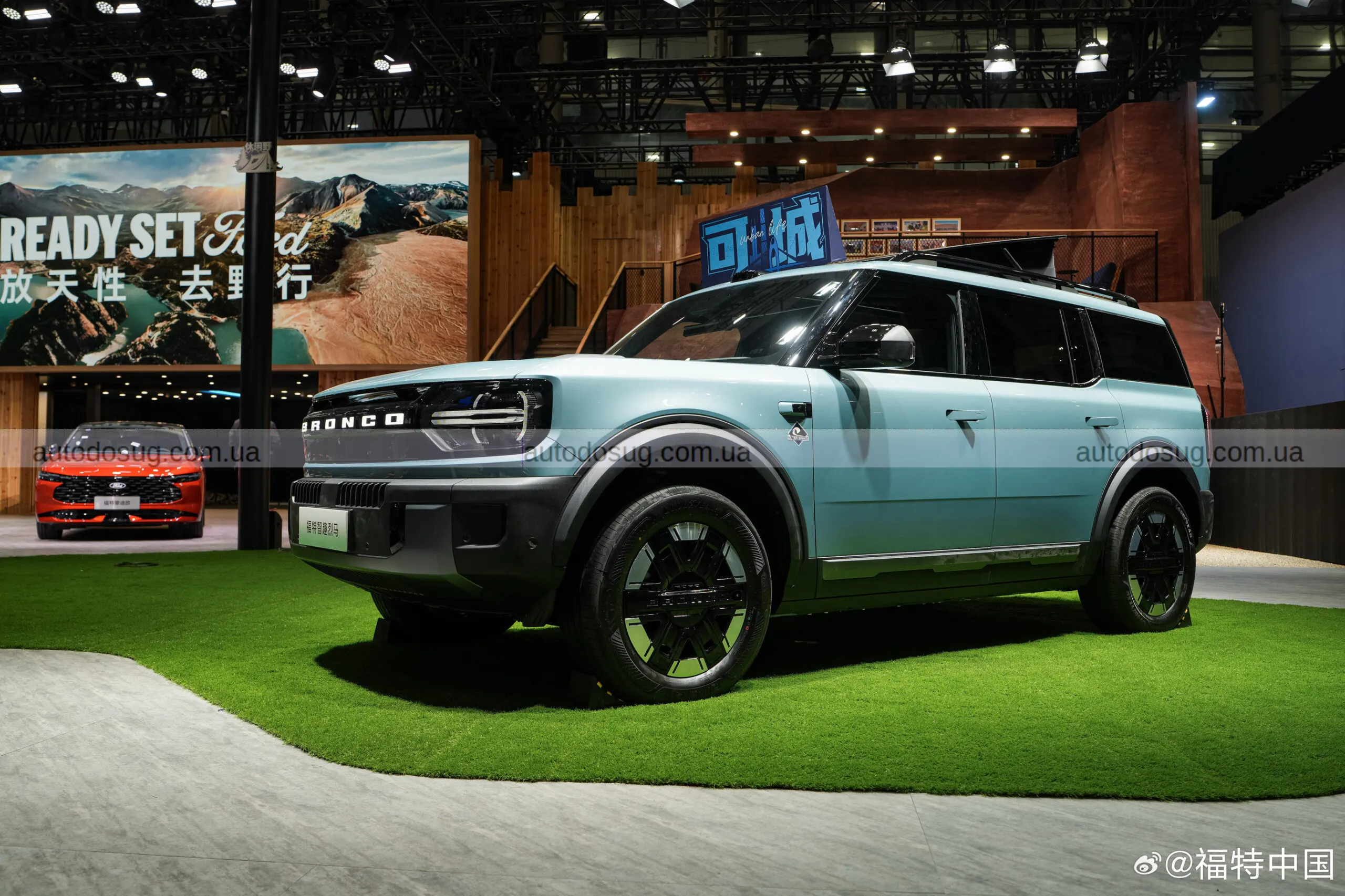 Ford випустив електричний Bronco — і він не такий, як братні моделі