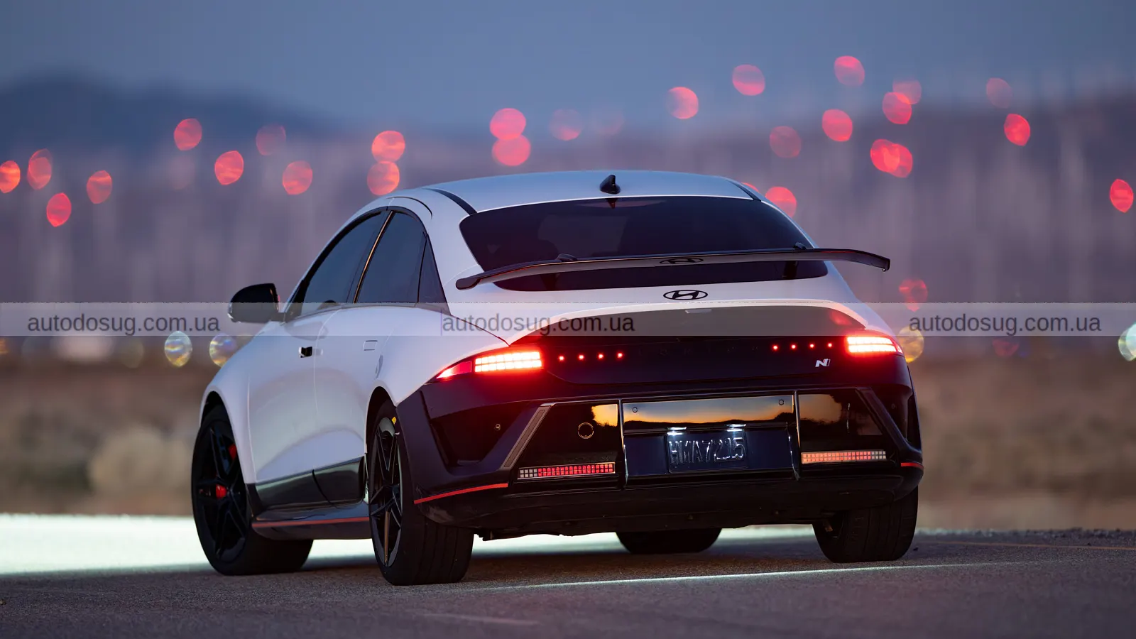 Hyundai N поєднує бензин та електромобіль