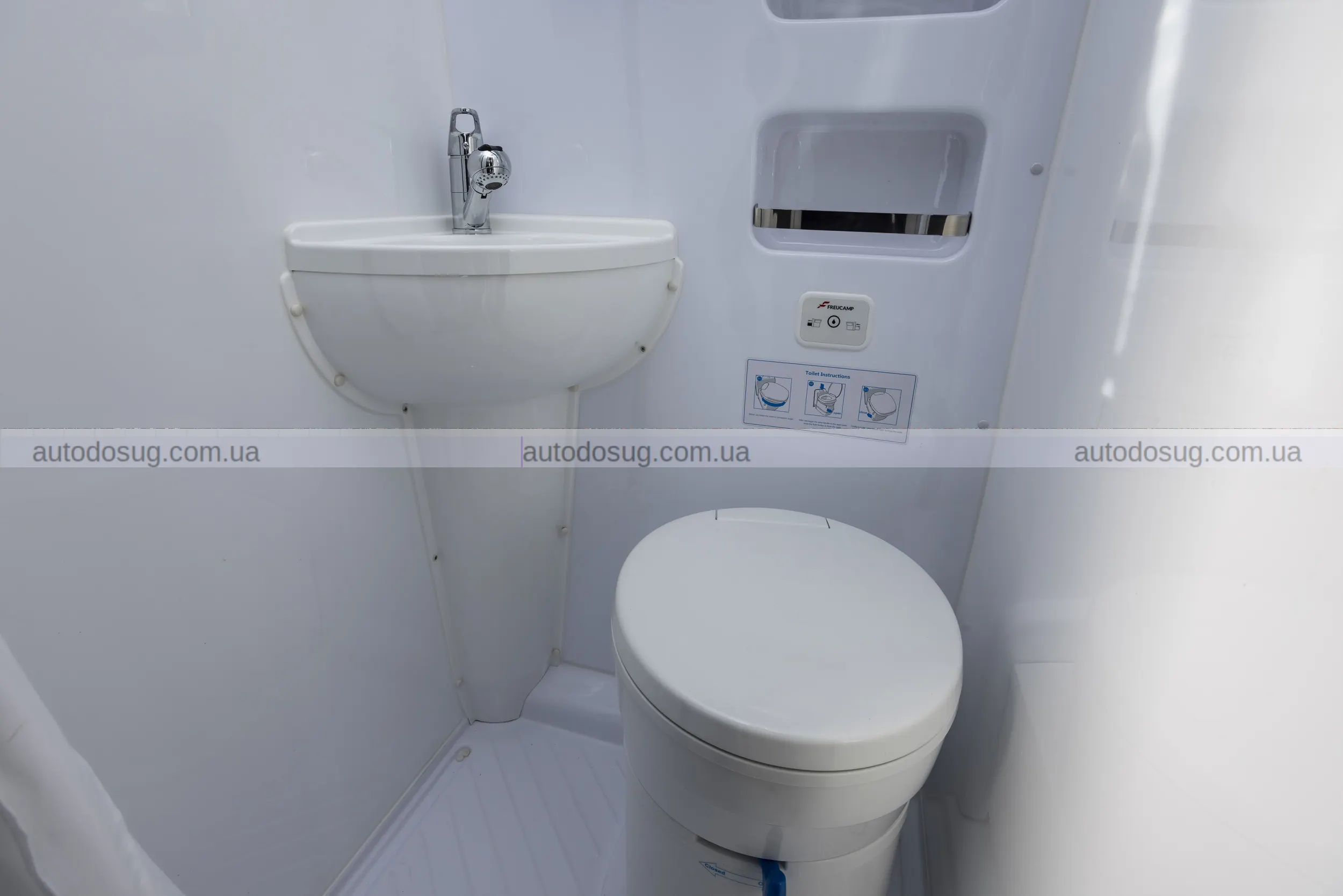 Китай підкорює кемпери та представляє новий автодом за півціни від VW