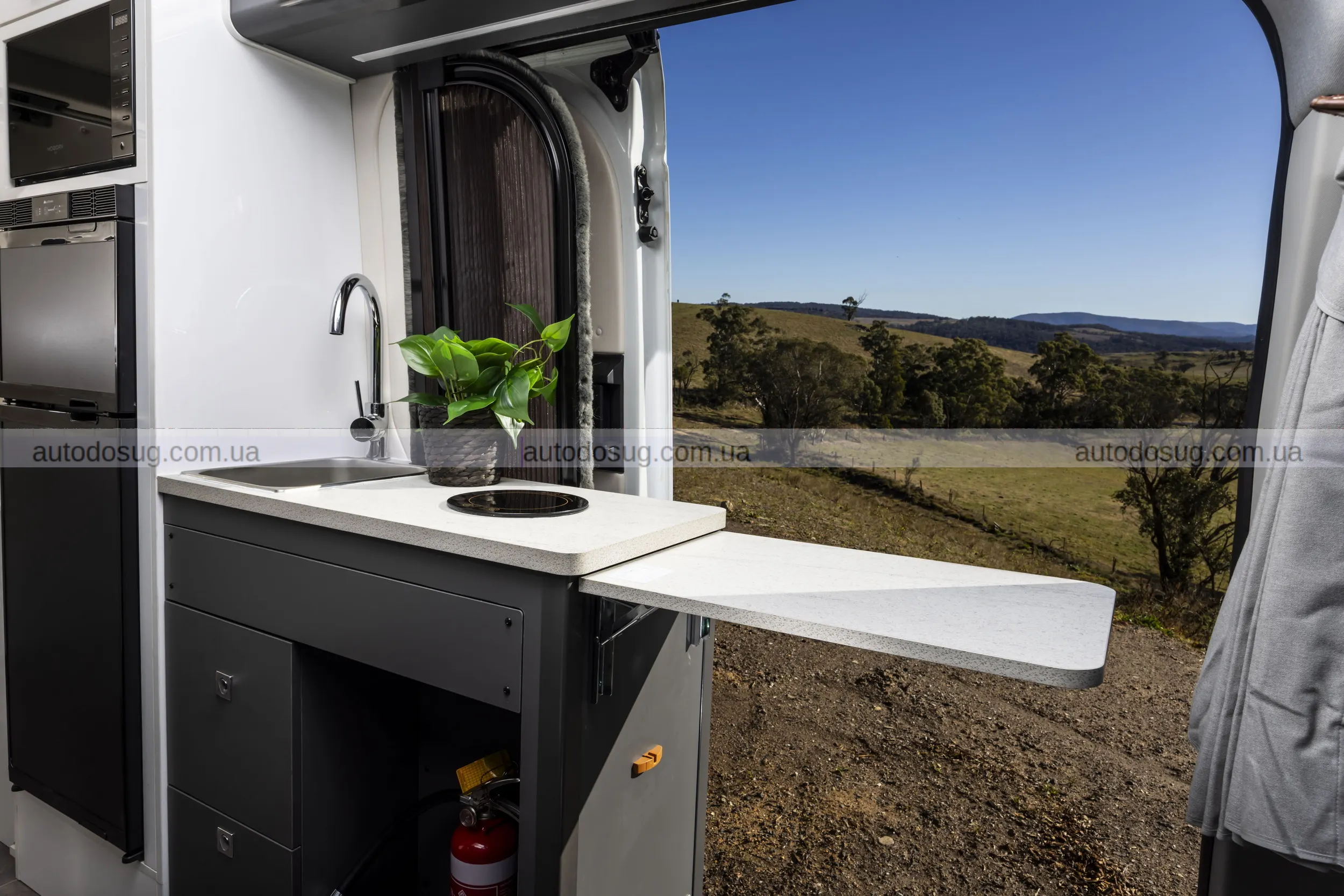 Китай підкорює кемпери та представляє новий автодом за півціни від VW