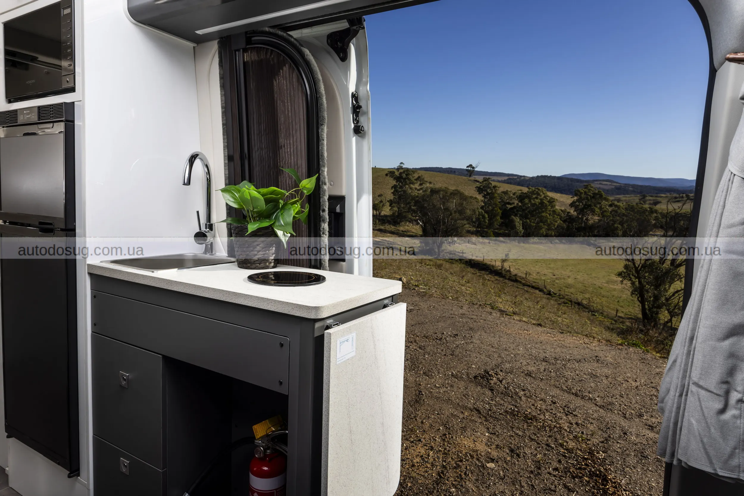 Китай підкорює кемпери та представляє новий автодом за півціни від VW