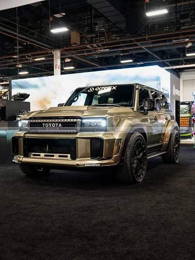 Land Cruiser від Liberty Walk виглядає готовим розпочати бій