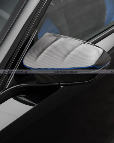 Mansory перетворює новий BMW M5 на суперседан із потужністю 838 к.с. і вихлопом у стилі Honda Civic Type R