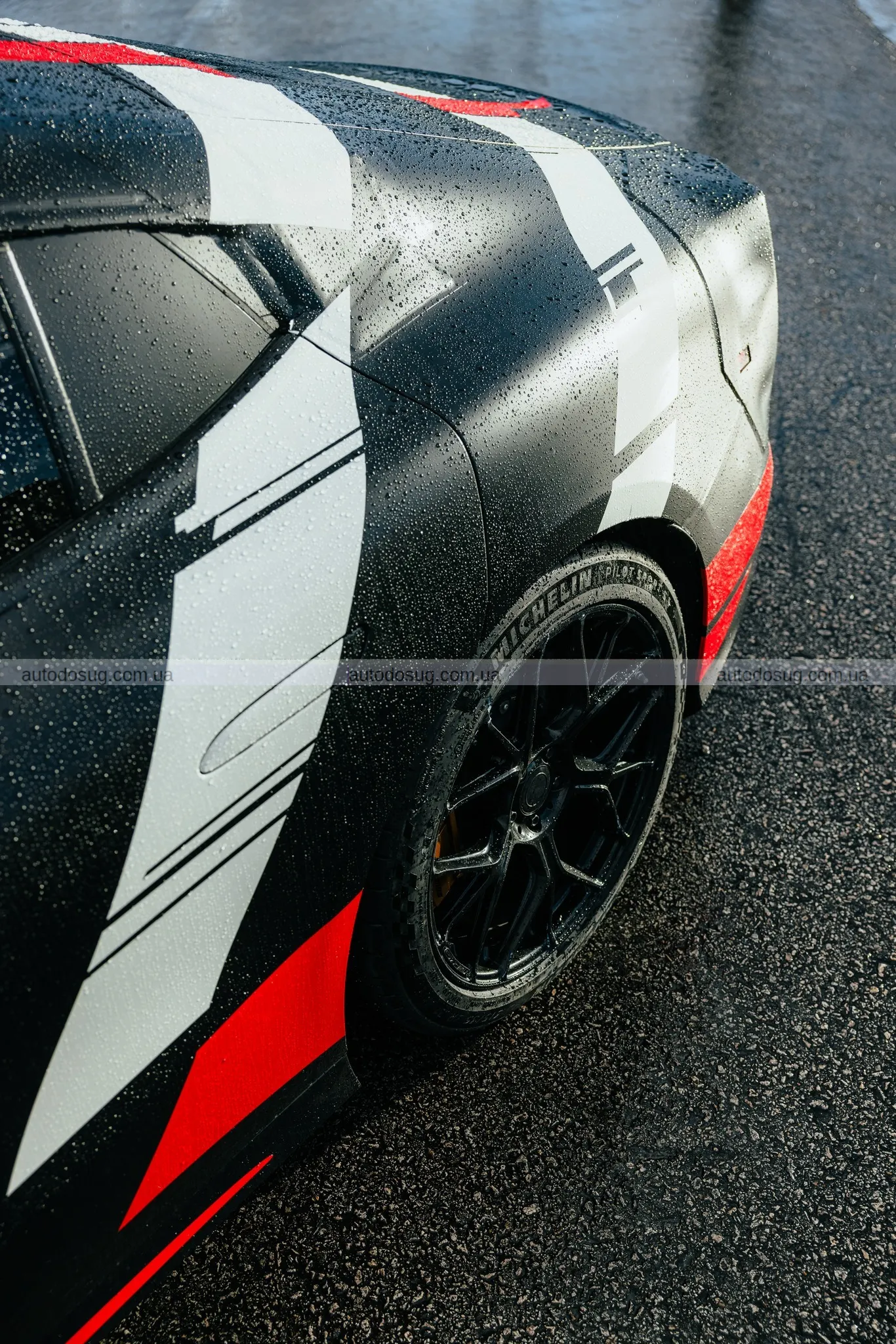 Mercedes-AMG GT 4-Door виходить із тіні просто перед Гран-прі Лас-Вегаса