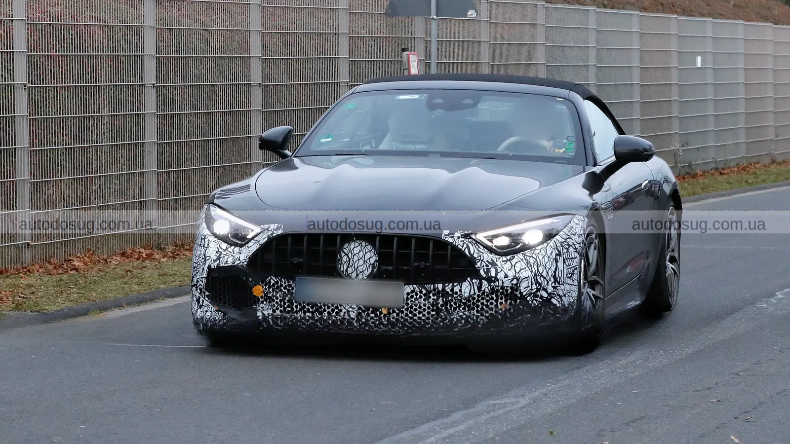 Mercedes-AMG SL 2027 року додає велику решітку радіатора