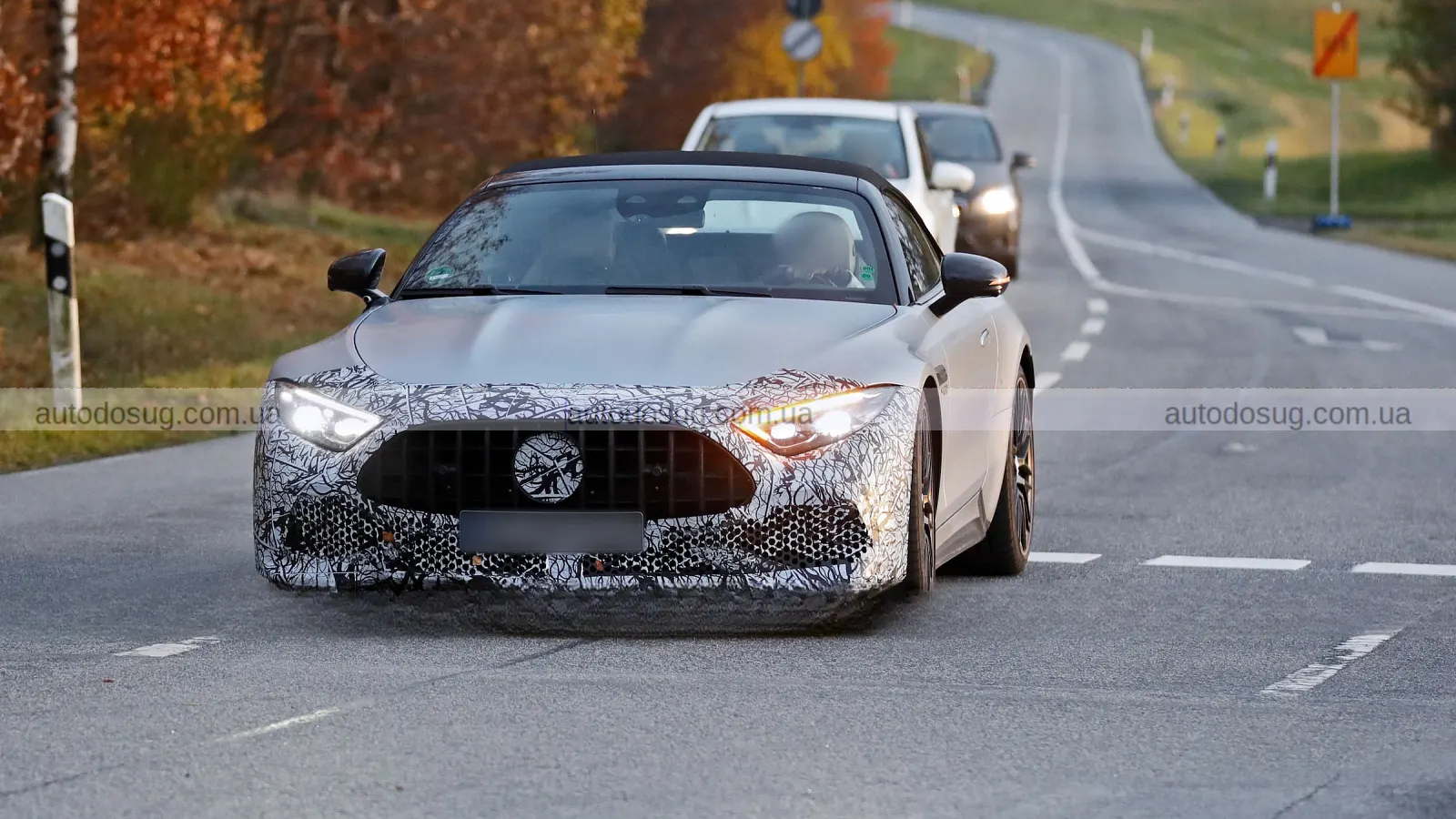 Mercedes-AMG SL 2027 року додає велику решітку радіатора