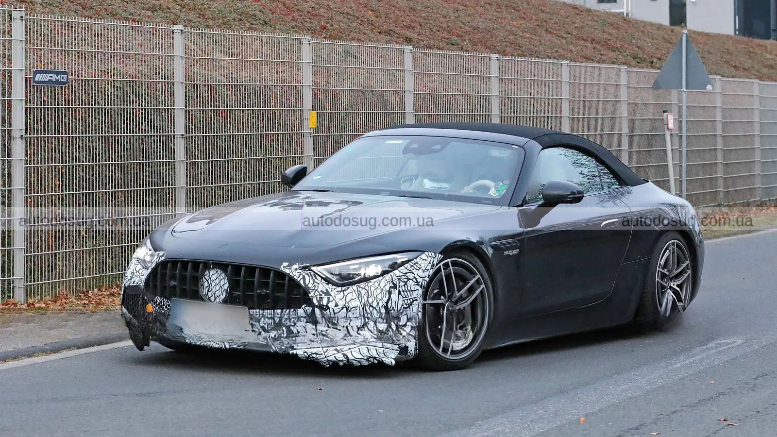 Mercedes-AMG SL 2027 року додає велику решітку радіатора