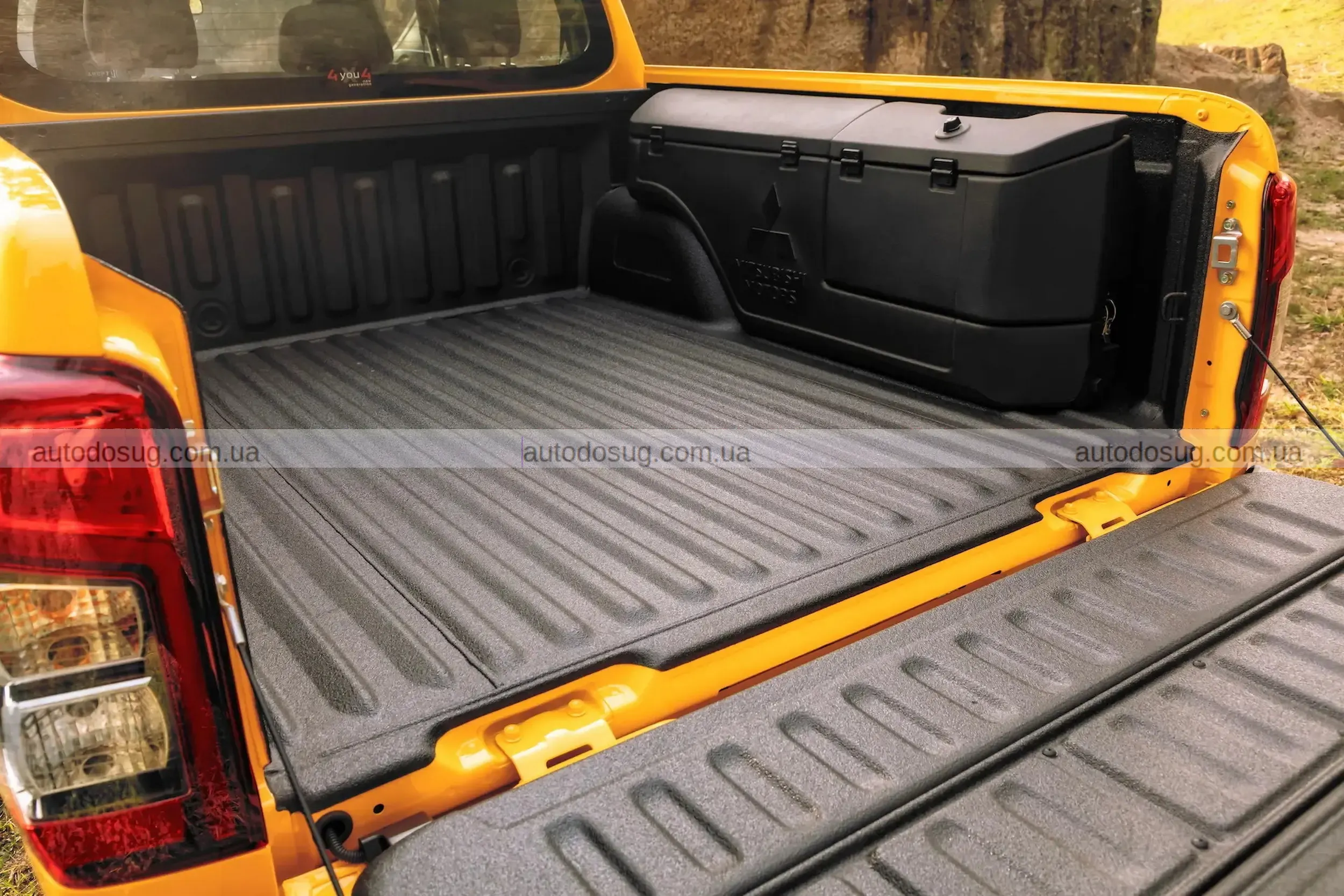 Mitsubishi створила свій найміцніший пікап Triton Savana