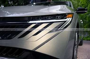 Nissan представляє новий Sentra 2026