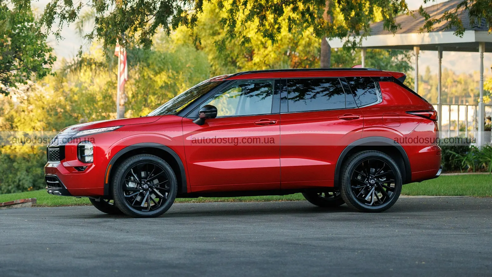 Nissan представив перший PHEV Rogue — але це майже не Nissan
