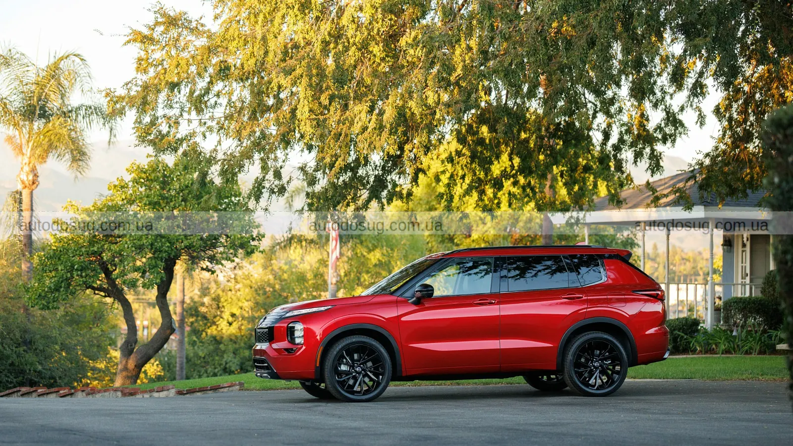 Nissan представив перший PHEV Rogue — але це майже не Nissan