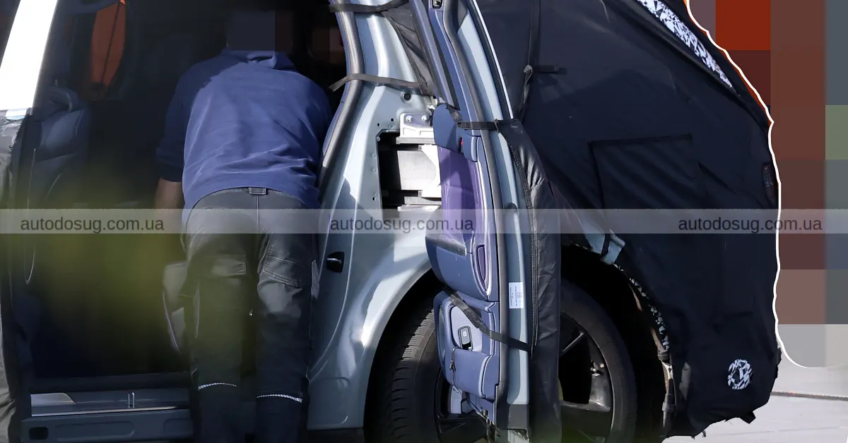 Новий Genesis GV90 відчиняє свої масивні двері в стилі Rolls-Royce