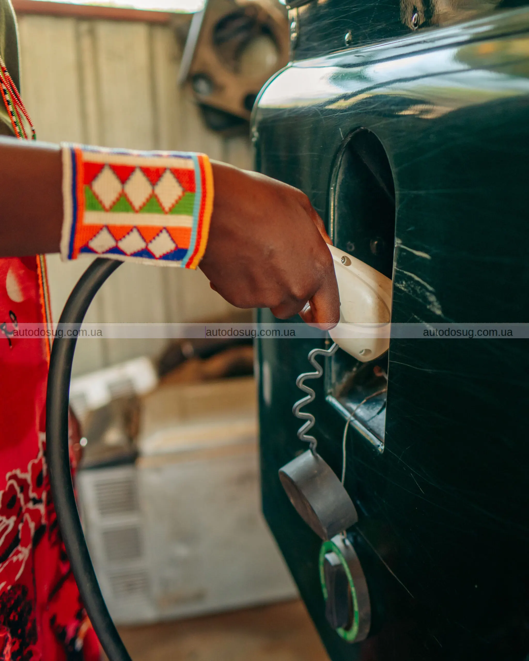 Одна зміна в цьому Land Rover Defender перетворює сафарі на справжню магію