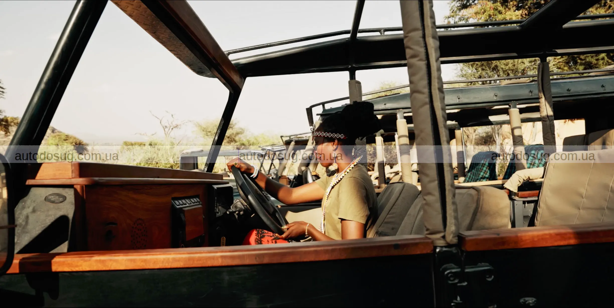 Одна зміна в цьому Land Rover Defender перетворює сафарі на справжню магію