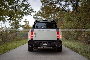 Перший у світі пікап Defender має одну велику проблему