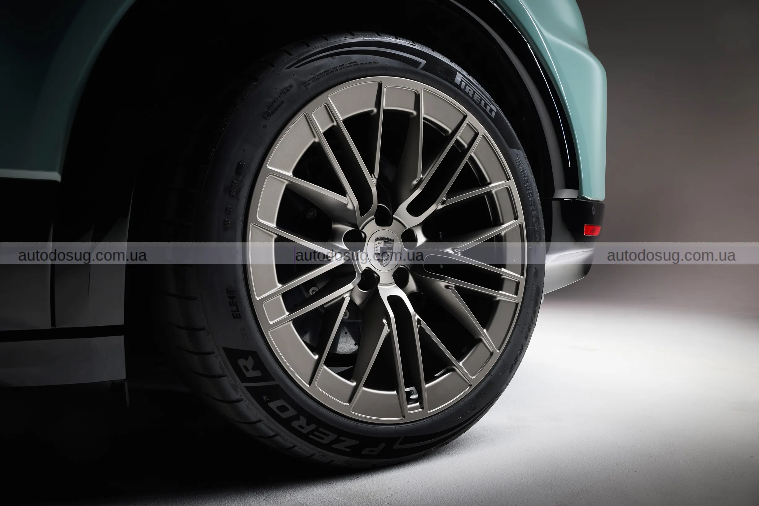 Porsche перевизначає потужність — електричний Cayenne змушує M5 виглядати легким