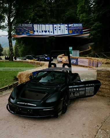 Porsche розкриває секретний Boxster, який знімав їхні найшвидші автомобілі