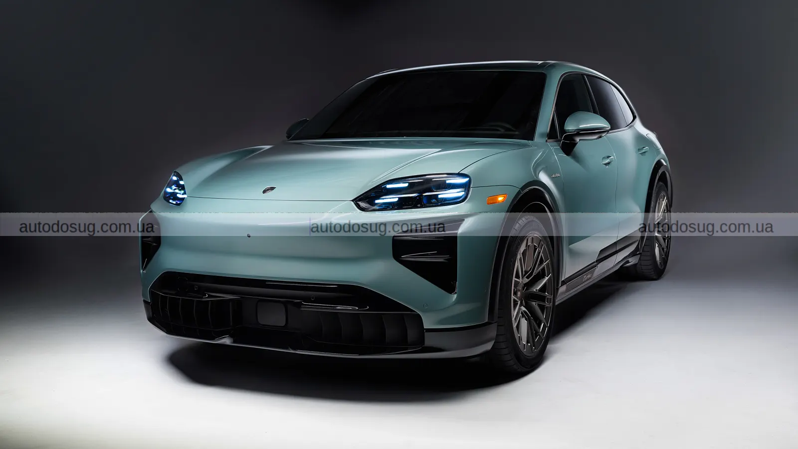 Porsche виходить на новий рівень та представляє Cayenne з електроприводом