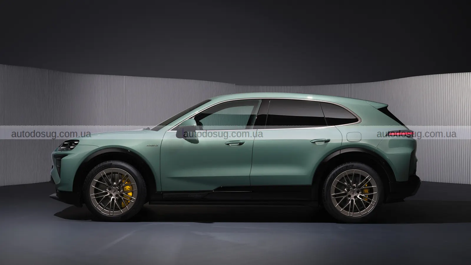 Porsche виходить на новий рівень та представляє Cayenne з електроприводом