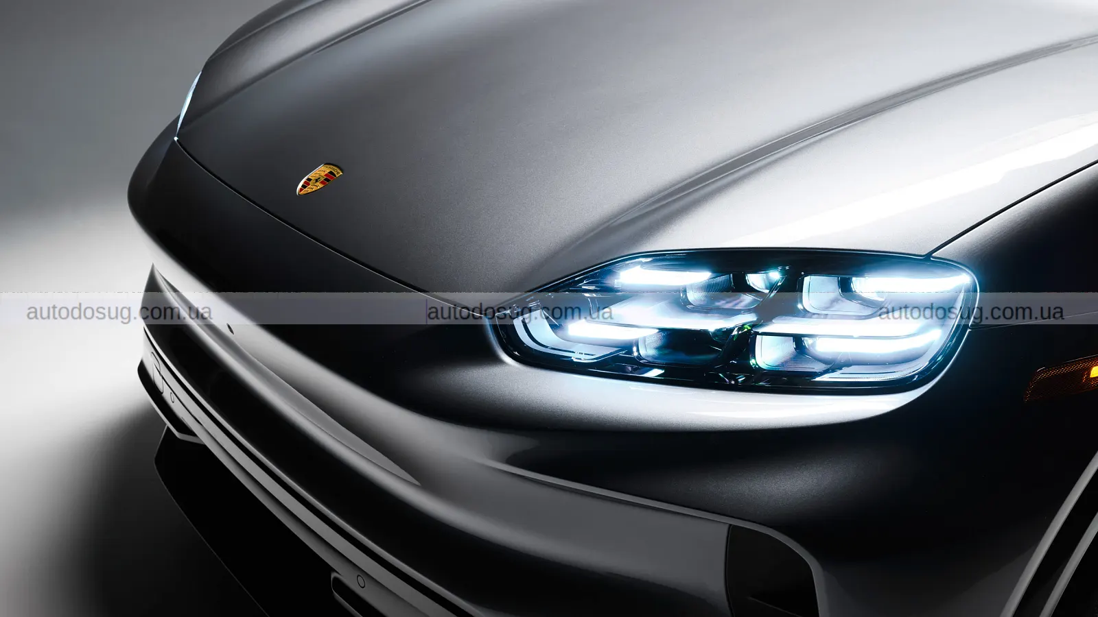 Porsche виходить на новий рівень та представляє Cayenne з електроприводом