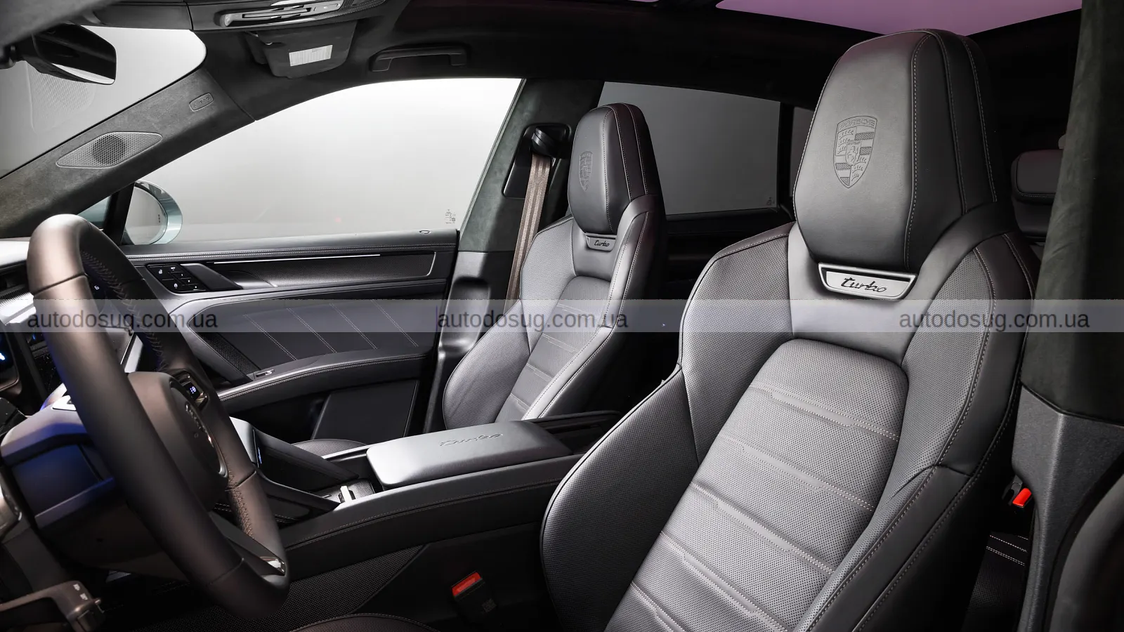 Porsche виходить на новий рівень та представляє Cayenne з електроприводом