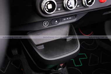 Renault Twingo EV має милий вигляд та серйозне повідомлення для Volkswagen