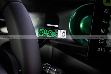 Renault Twingo EV має милий вигляд та серйозне повідомлення для Volkswagen