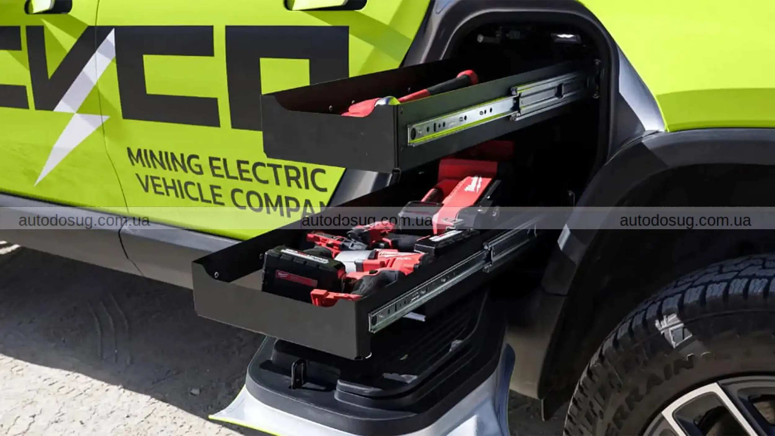 Rivian добрався до Австралії, але дороги закриті