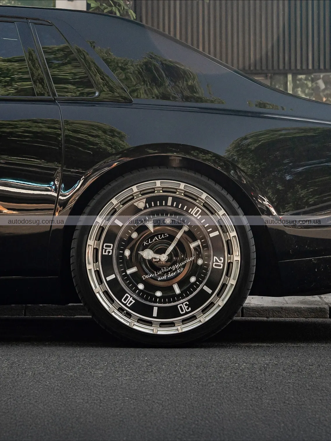 Rolls‑Royce Novitec Phantom носить колеса, стилізовані під циферблати Rolex Submariner
