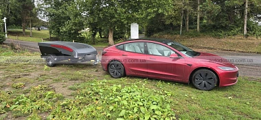 Tesla-тент, який зазнав фіаско, перетворився на найменший люксовий кемпер