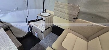 Tesla-тент, який зазнав фіаско, перетворився на найменший люксовий кемпер