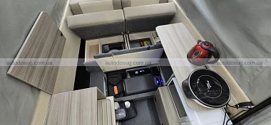 Tesla-тент, який зазнав фіаско, перетворився на найменший люксовий кемпер