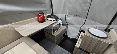 Tesla-тент, який зазнав фіаско, перетворився на найменший люксовий кемпер