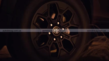 Toyota Hilux 2026 показує своє обличчя напередодні прем’єри