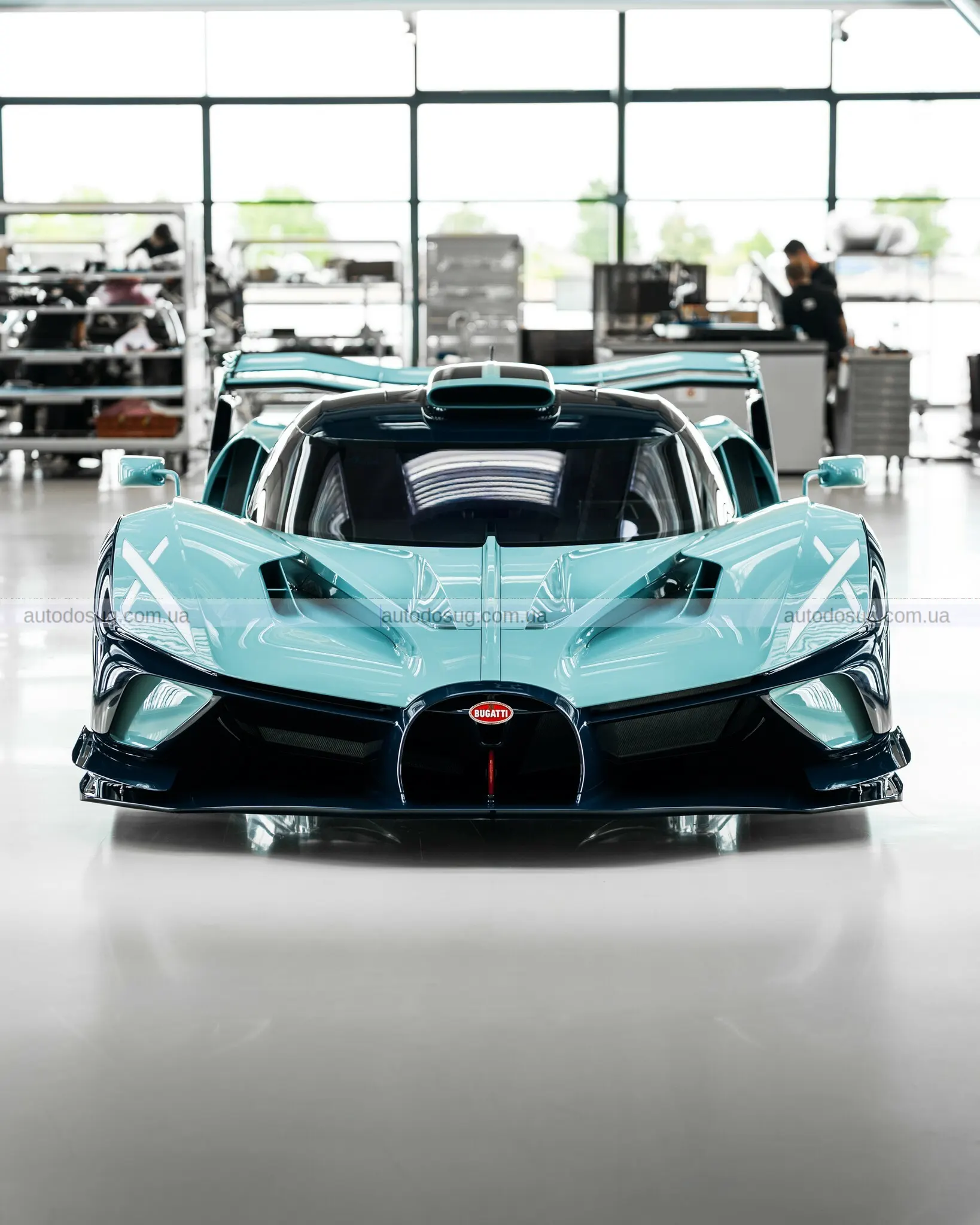 Було виготовлено лише 40 екземплярів Bugatti Bolide, і останній захоплює дух