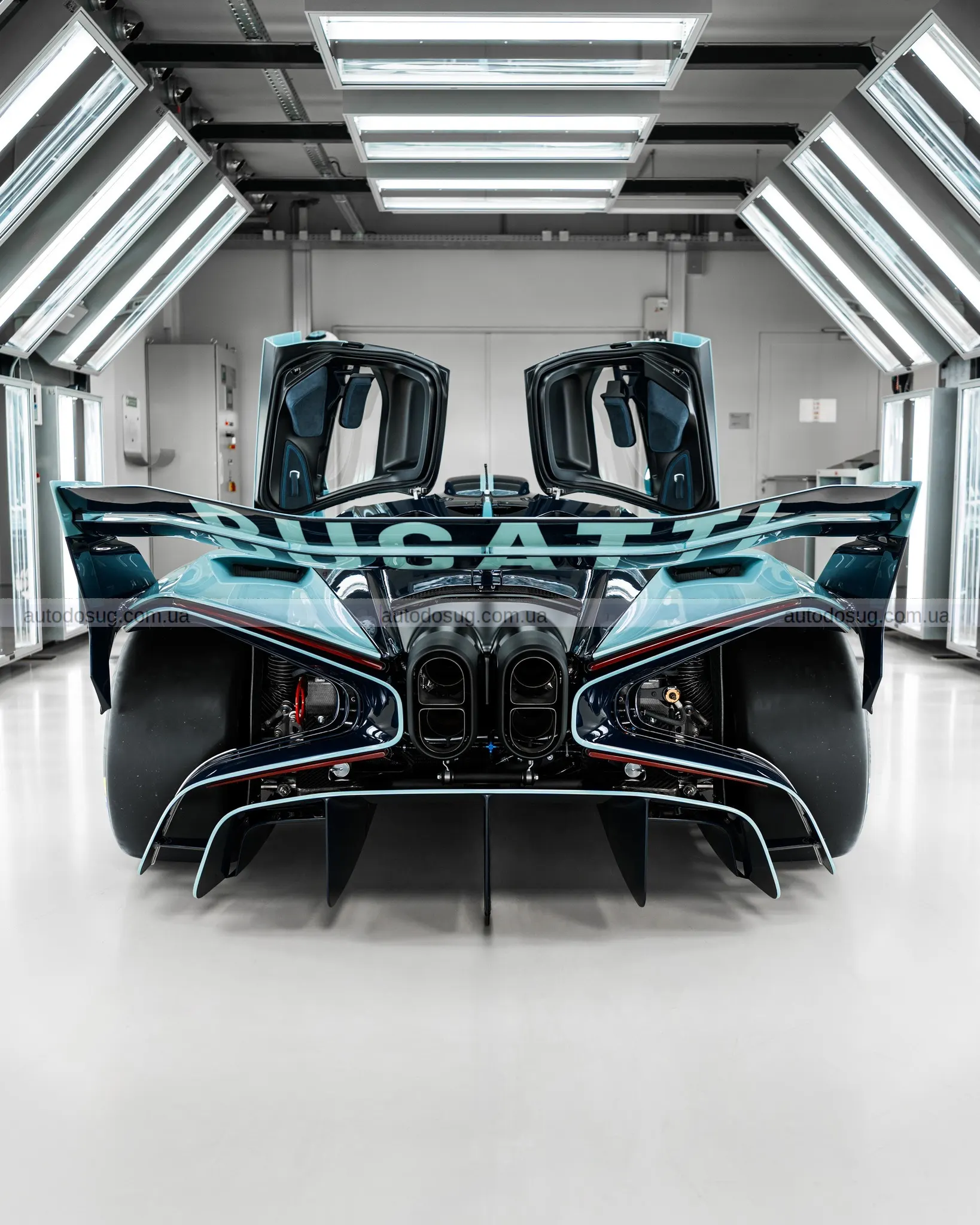 Було виготовлено лише 40 екземплярів Bugatti Bolide, і останній захоплює дух