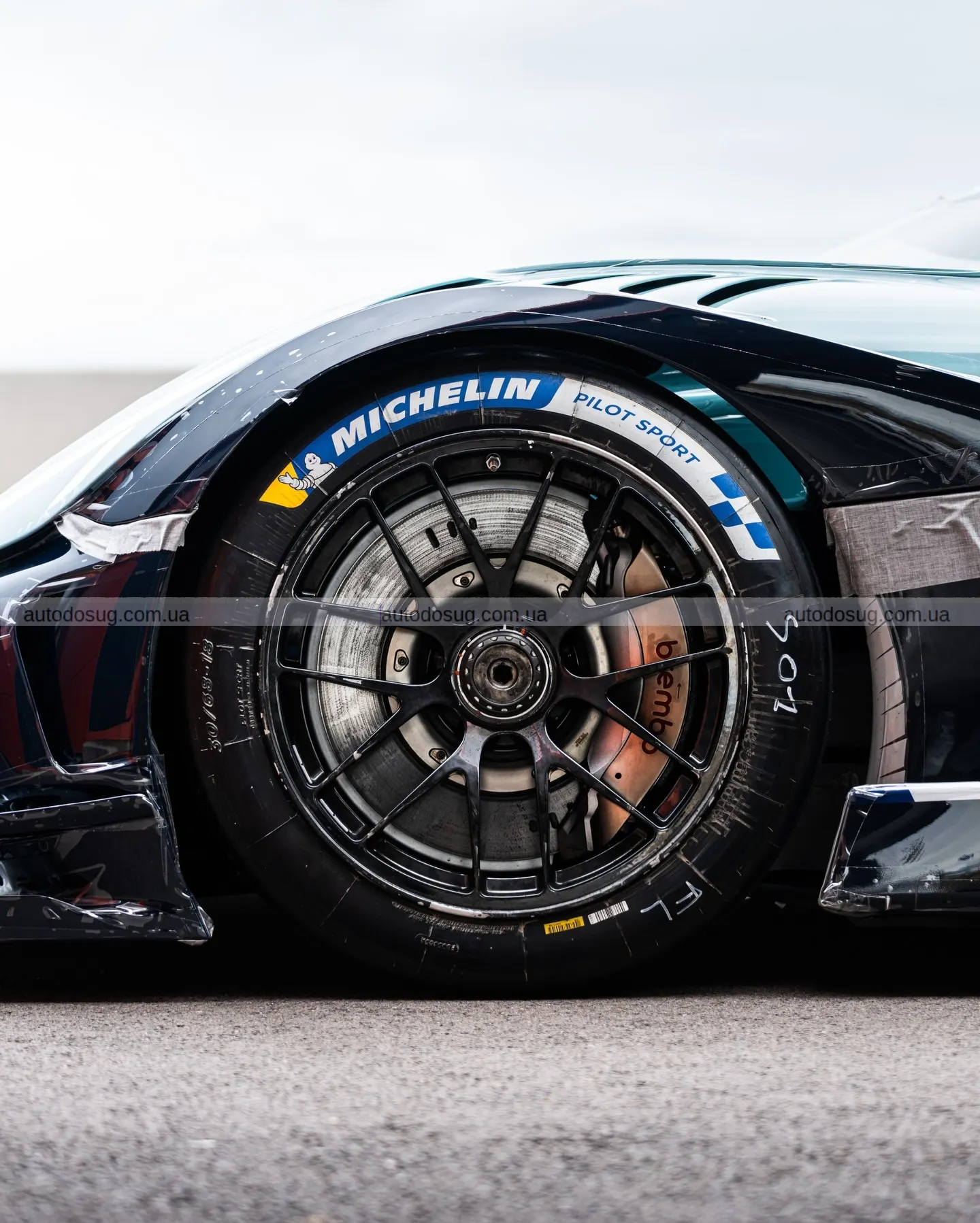 Було виготовлено лише 40 екземплярів Bugatti Bolide, і останній захоплює дух