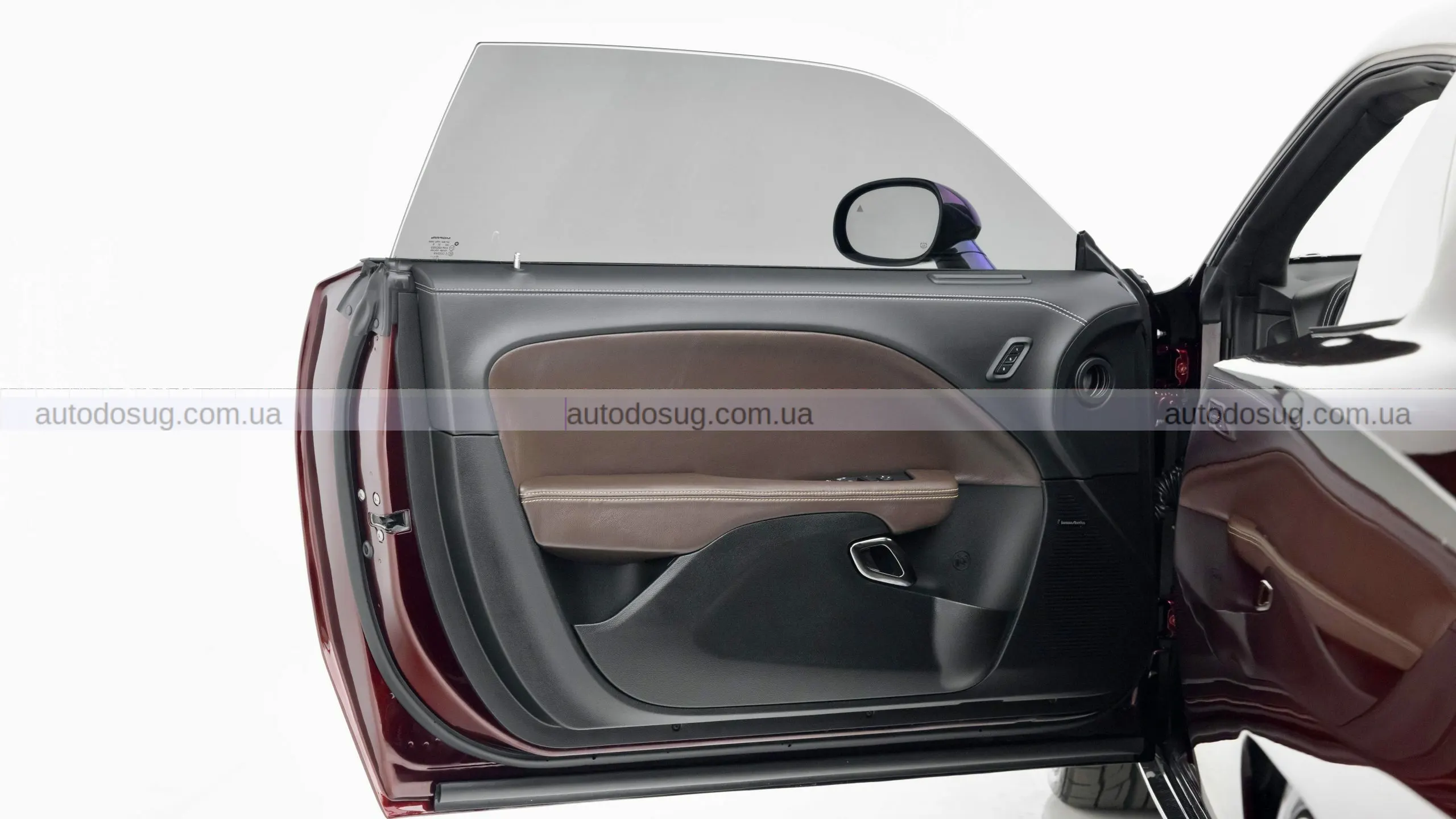 Dodge Hellcat показав карбон так, як його ще не бачили