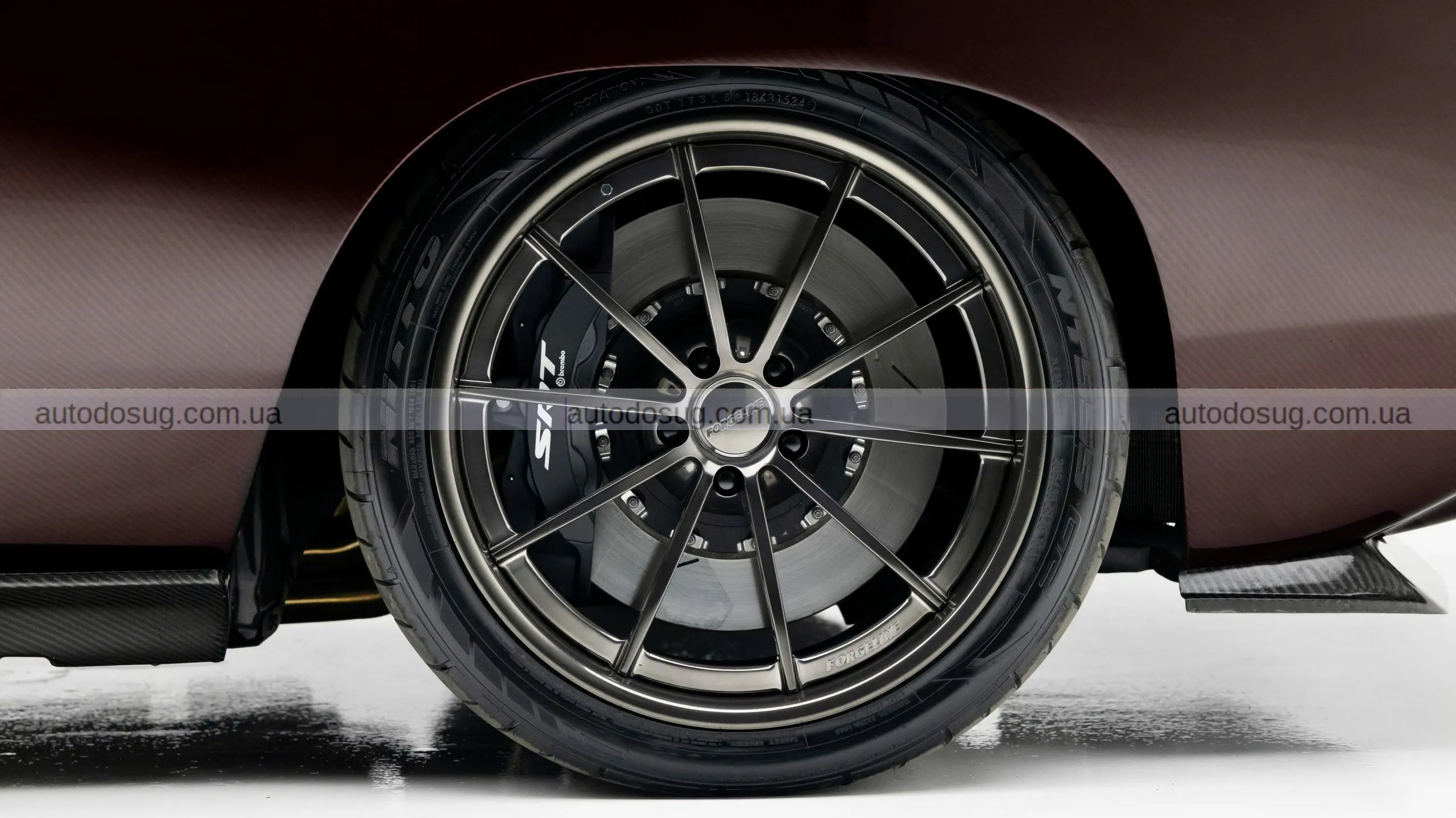 Dodge Hellcat показав карбон так, як його ще не бачили