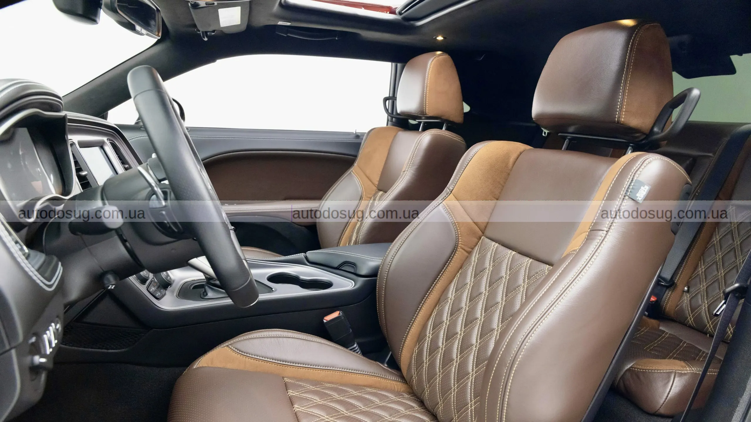 Dodge Hellcat показав карбон так, як його ще не бачили