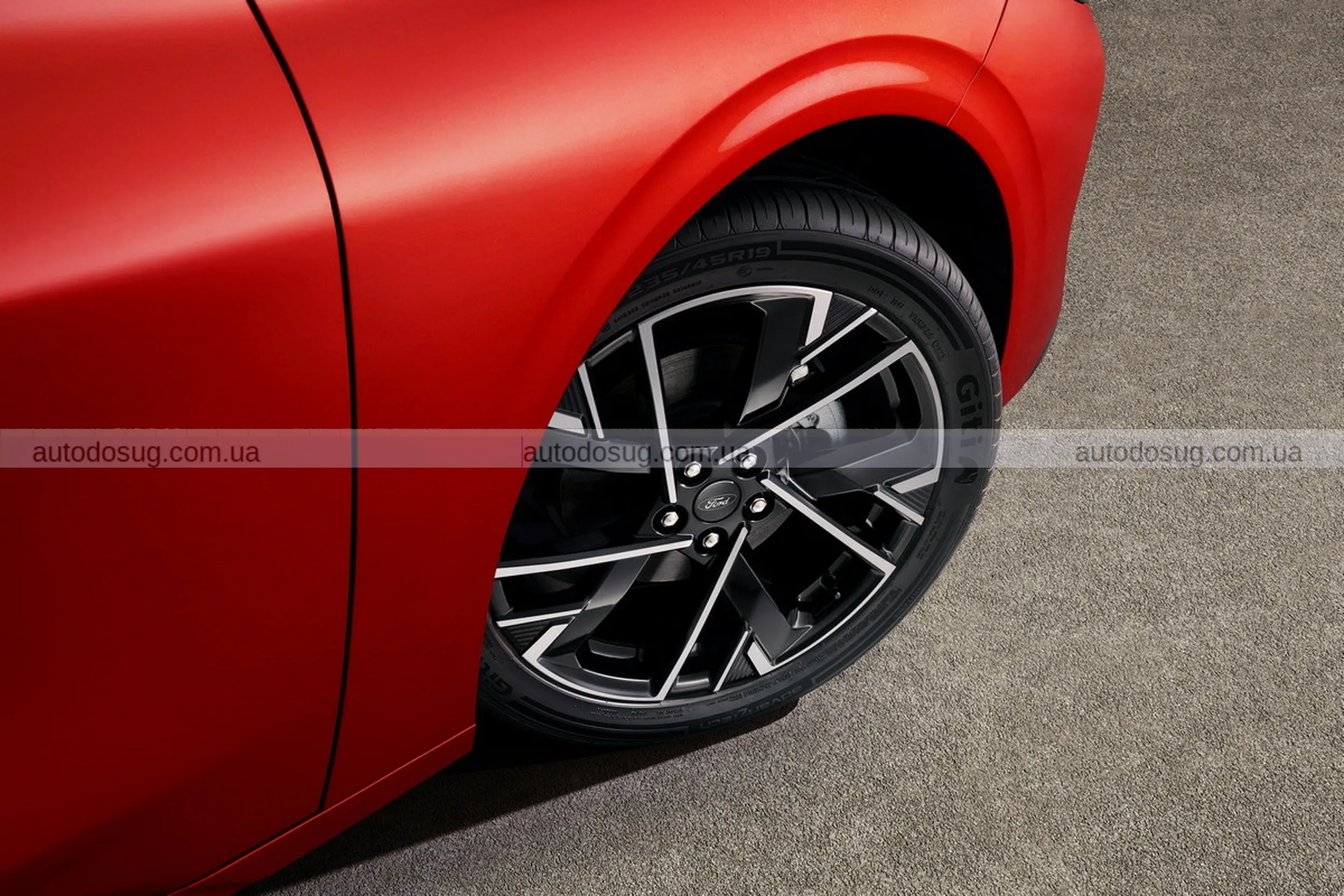 Ford Taurus повертається з новим обличчям