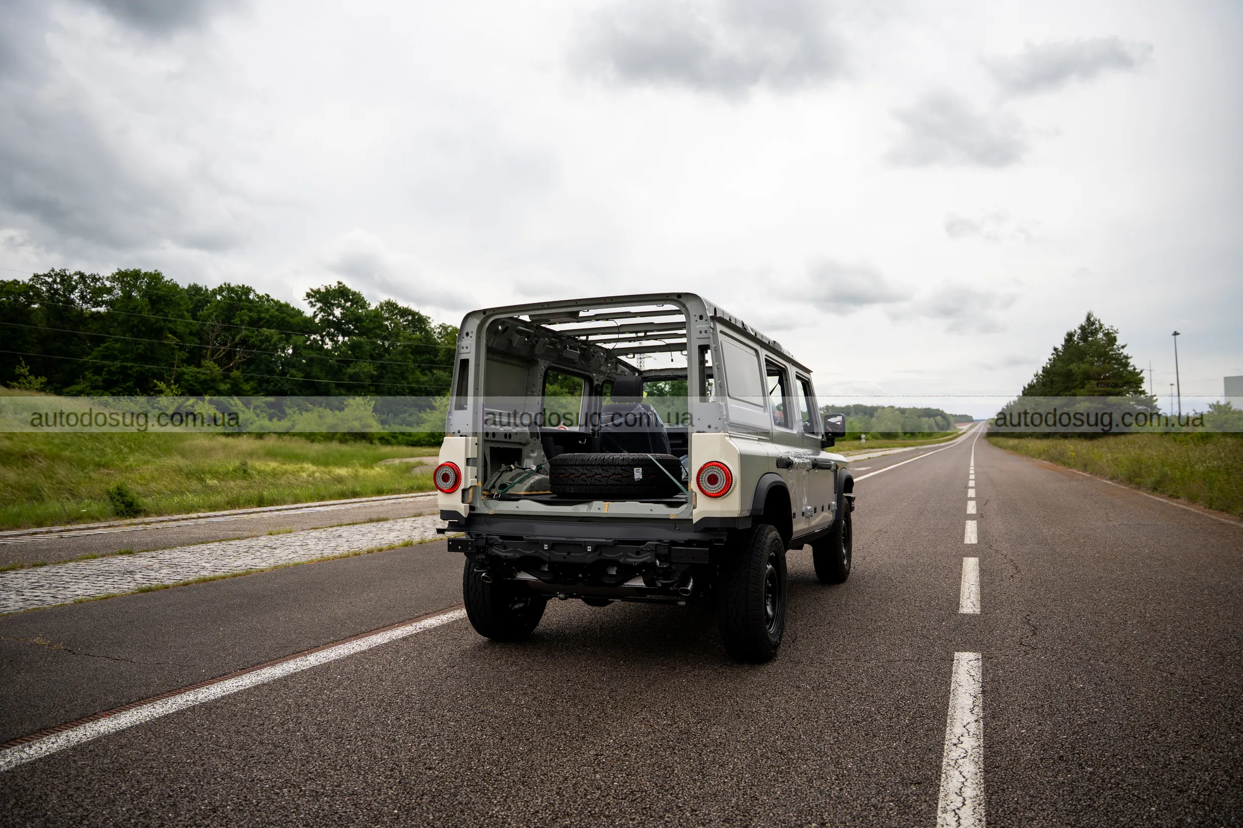 Ineos Grenadier створили спеціальну версію — Game Viewer, заточену під сафарі